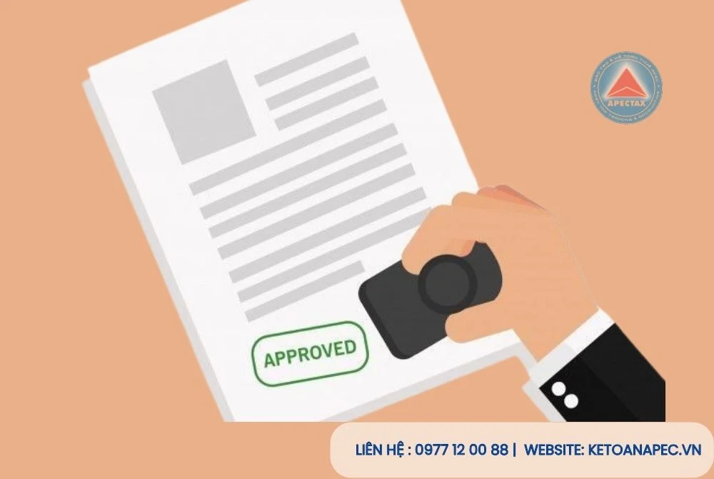 Hình ảnh doanh nghiệp hoàn tất xử lý hóa đơn điện tử đúng quy định năm 2025