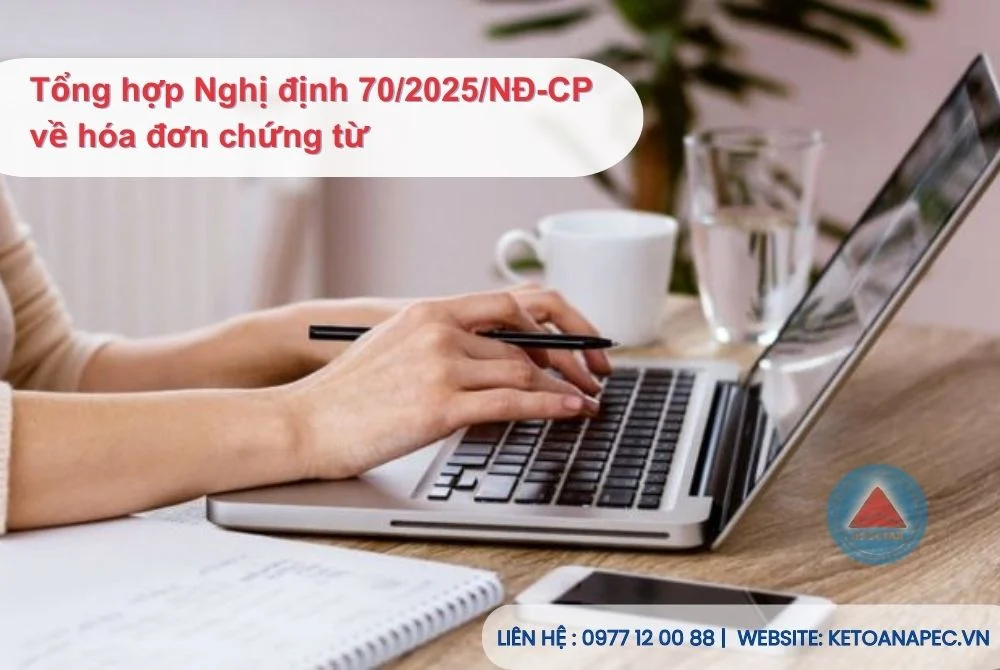 Hình ảnh doanh nghiệp trao đổi hồ sơ Tổng hợp Nghị định 70/2025/NĐ-CP