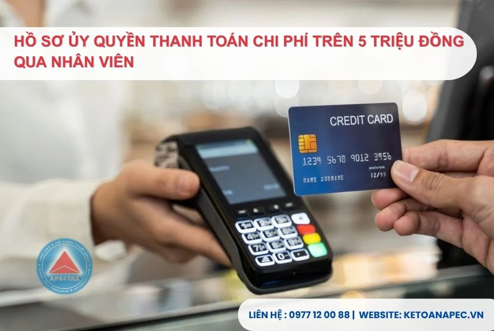 Thanh toán không dùng tiền mặt qua ngân hàng, minh họa quy định mới về chi phí trên 5 triệu đồng.