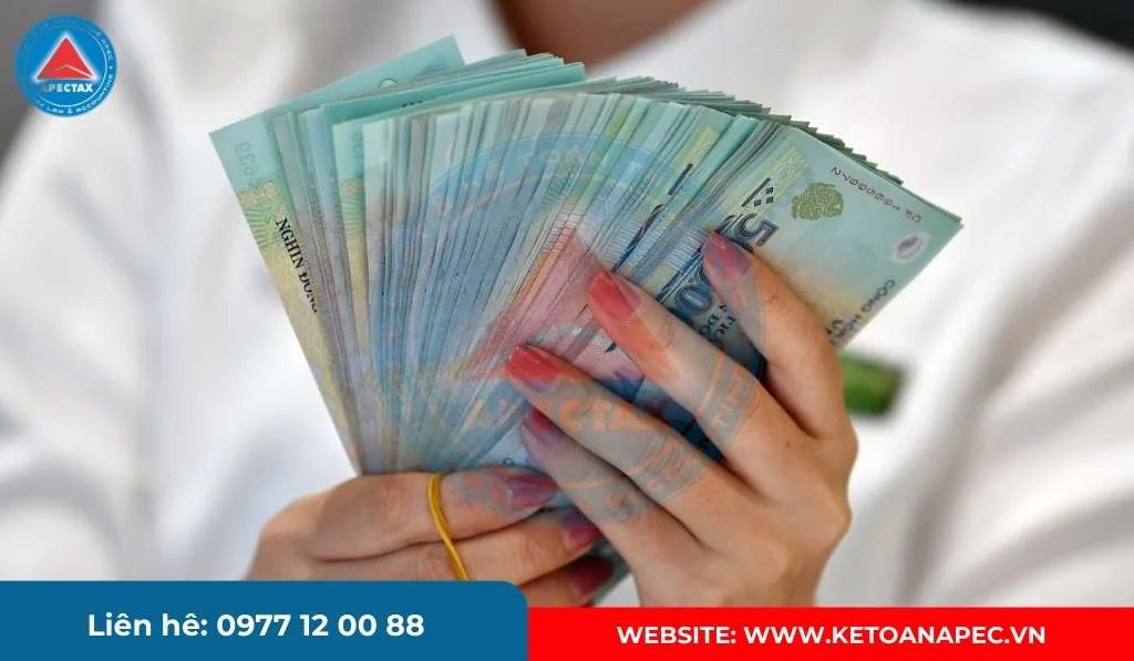 trả lương tiền mặt trên 5 triệu
